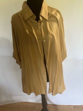 Rhea Relaxed Button-Front Tunic in Khaki